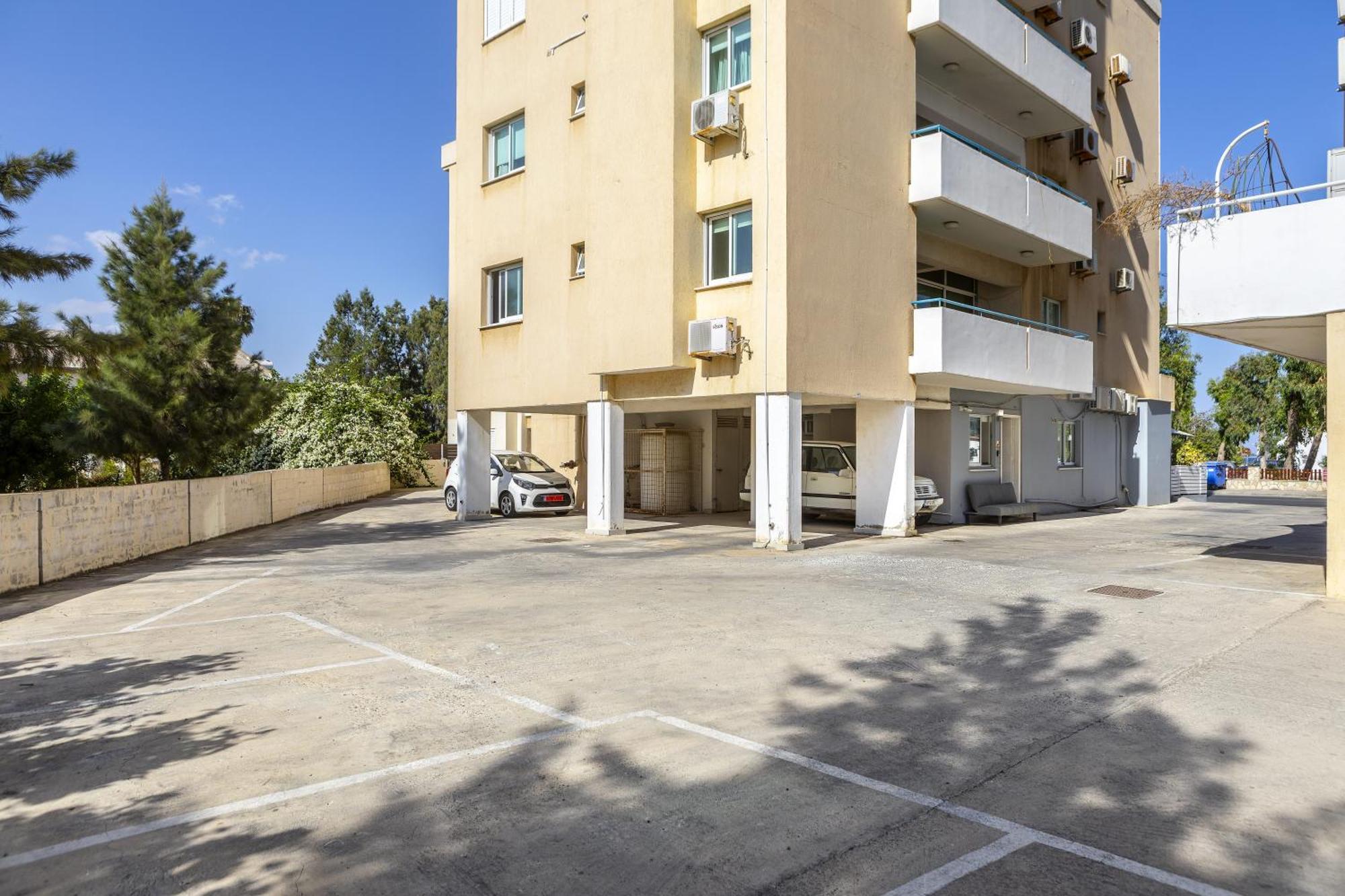 Atlantis Apartments 50M From Makenzy Seafront Lárnaca Exterior foto