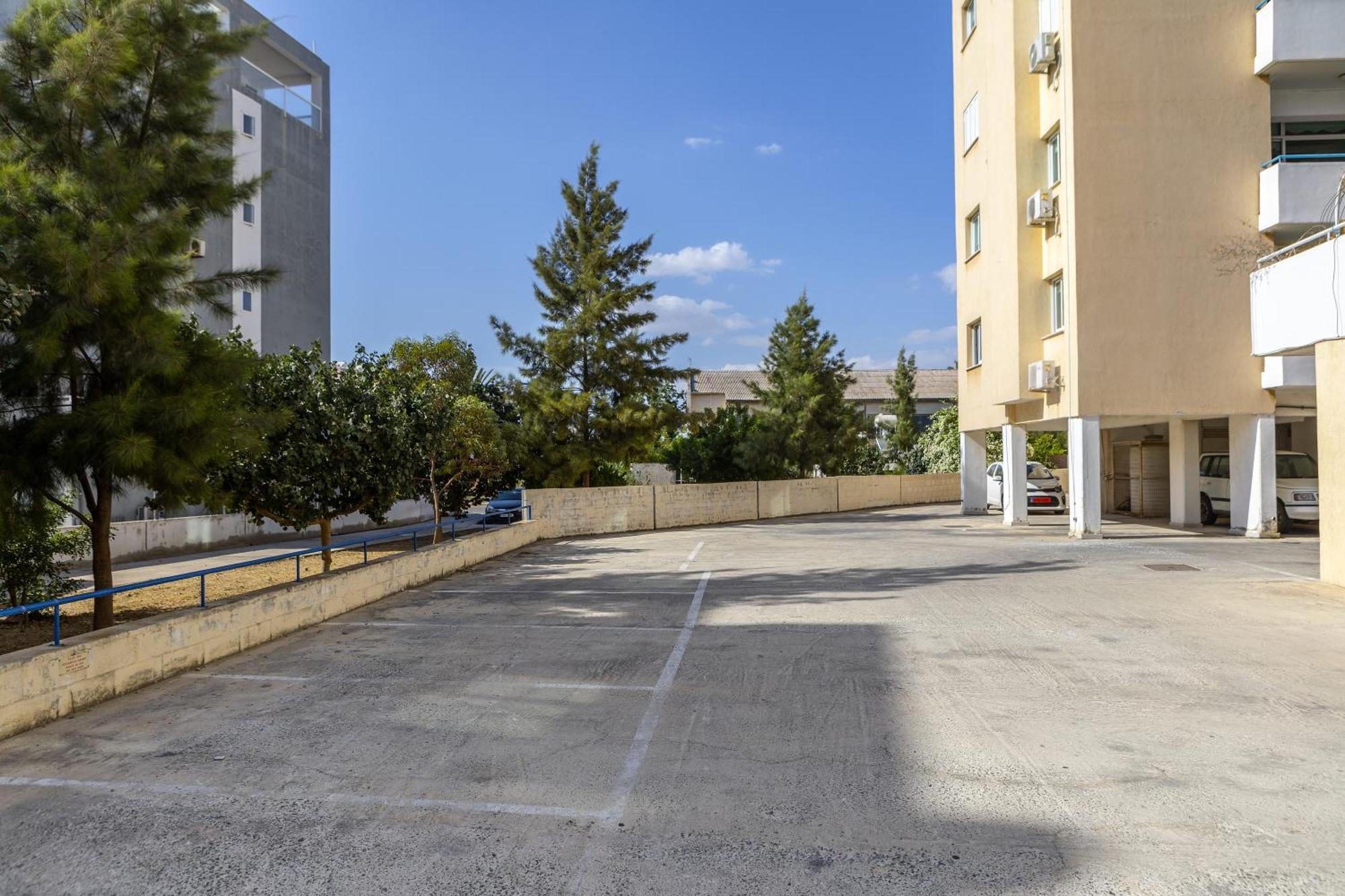 Atlantis Apartments 50M From Makenzy Seafront Lárnaca Exterior foto